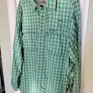 Mens size Large LL Bean shirt green, good condition.